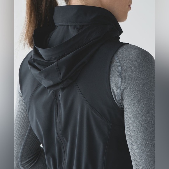 Lululemon Go The Distance Vest Black size 2 - Picture 3 of 16